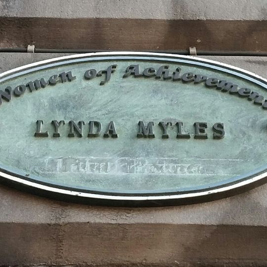 Targa commemorativa per Lynda Myles