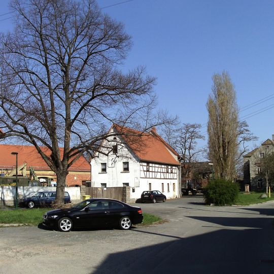 Wohnhaus Lausener Dorfplatz 5