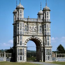 Tower Lodge And Flanking Walls, Eastwell Park