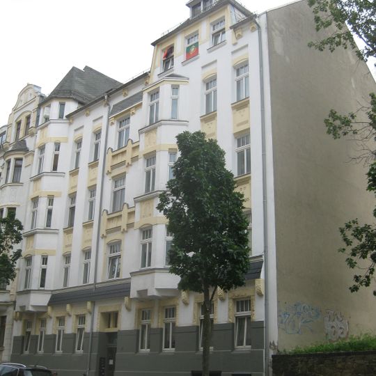 Mietshaus in geschlossener Bebauung konzipiert Glockenstraße 2