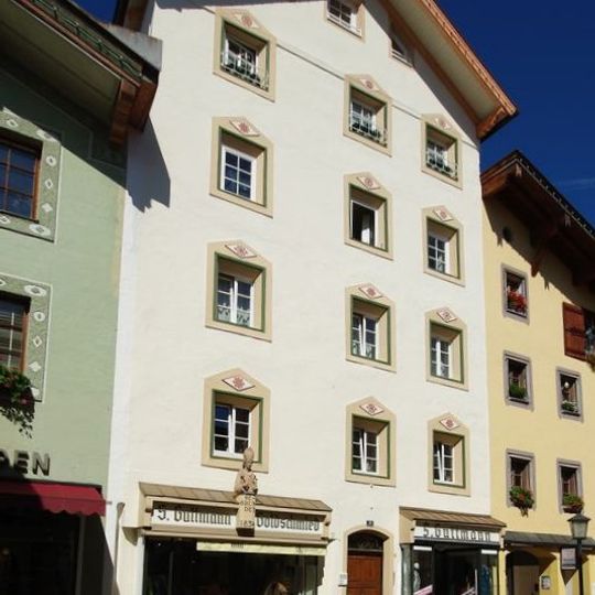 Wohn- und Geschäftshaus