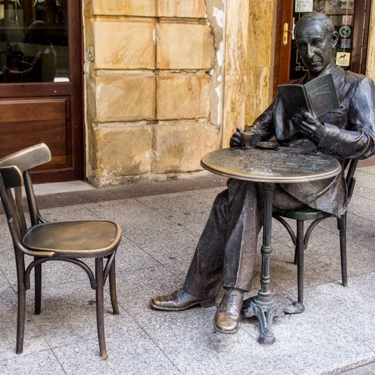 Sculpture of Gerardo Diego