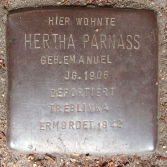Stolperstein en memoria de Hertha Parnass