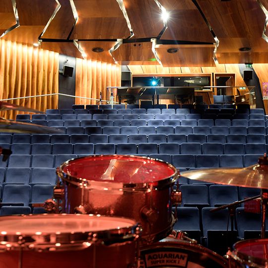 Oval - Die Bühne im Europark