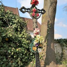 Kříž u hřbitova v Mirošově