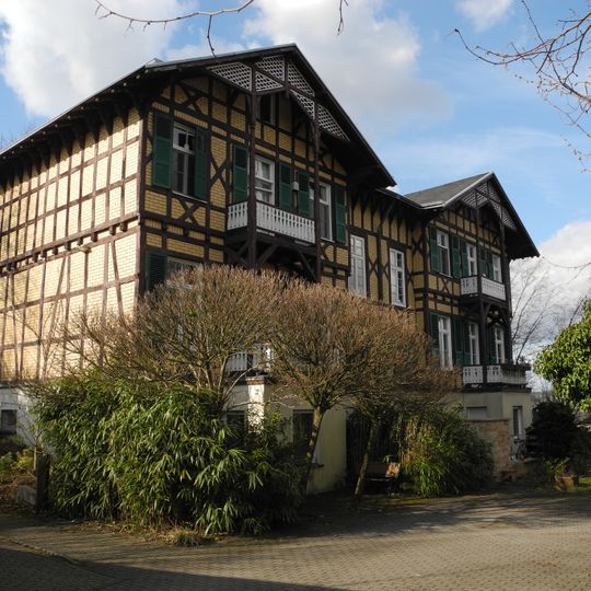 Kirchhofstraße 92/94