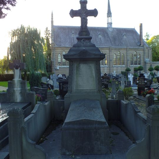 Grafmonument van F.E.M. Sasse van Ysselt