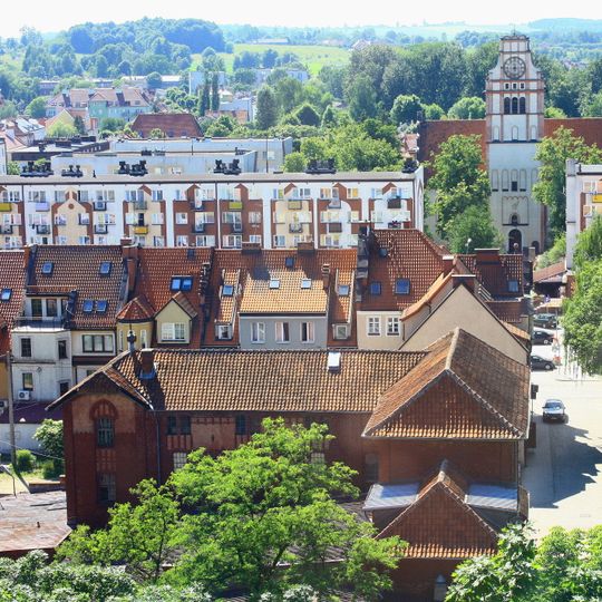 Założenie urbanistyczne Starego Miasta w granicach 50-100 m od zewnętrznej linii przebiegu d. obwarowań miejskich i zamkowych