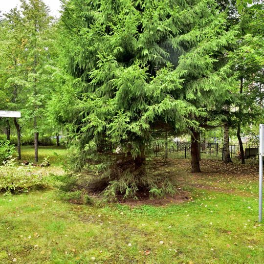 Uusikirkko church & cemetery