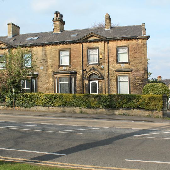 Wall And Gatepiers To Numbers 128 130 And 132