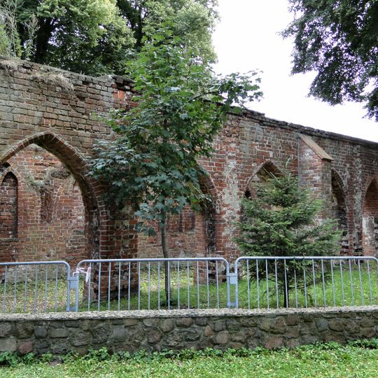 Ruina klasztoru, Zatoka 2 w Policach