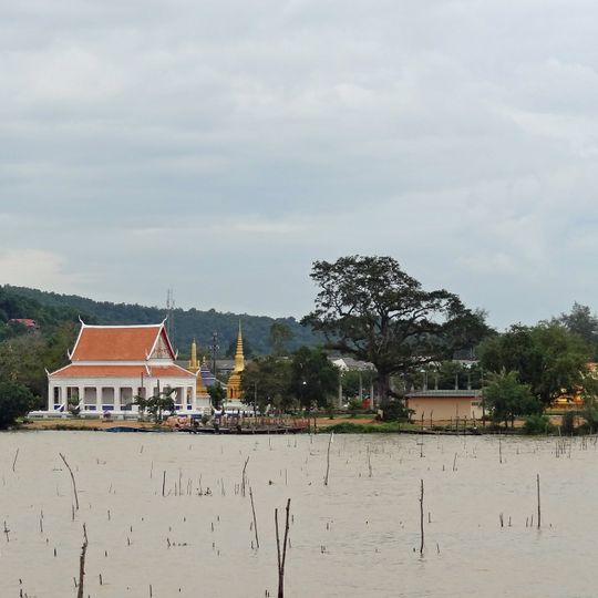 Wat Laem Pho