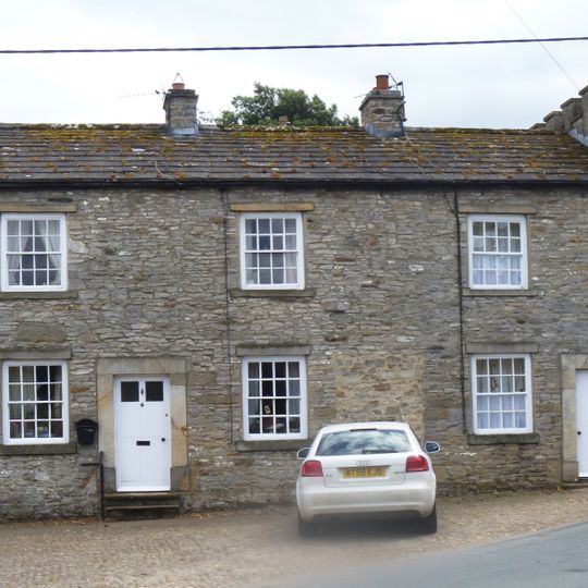 Peacocks Cottages West