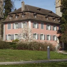 Catholic parsonage / Rothes Haus