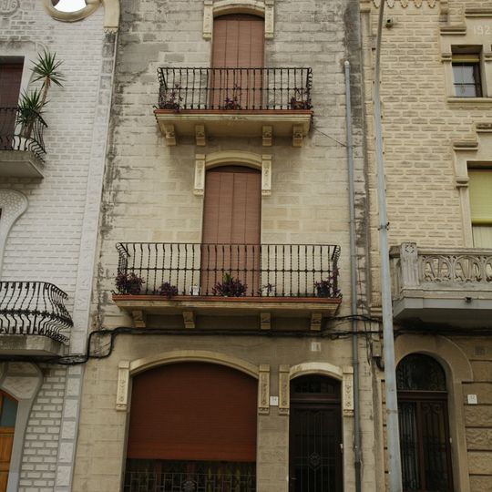 House in carrer Torres i Bages, 14