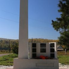 Памятник воинам-землякам, погибшим в годы Великой Отечественной войны (Троицкое)