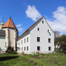 Pfarrhof mit Wirtschaftsgebäude