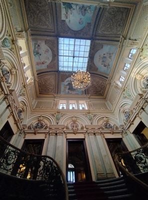 Interior 4