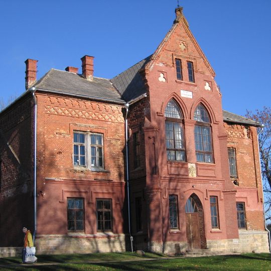 Cirsti Manor