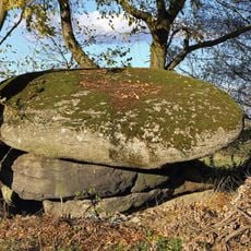 Hoa Stoan ("High stone")