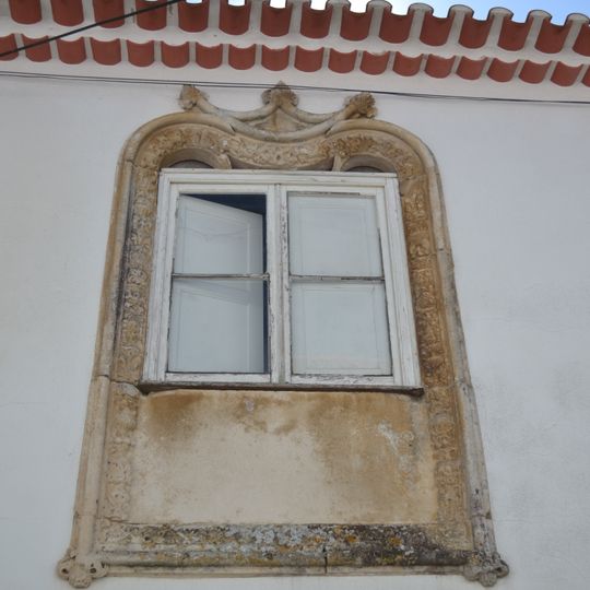 Janela manuelina, num prédio na Rua Direita, 49