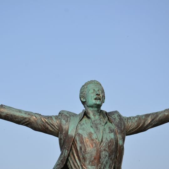 Statue of Domenico Modugno