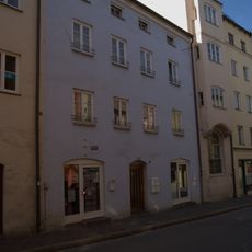 Wohn- und Geschäftshaus