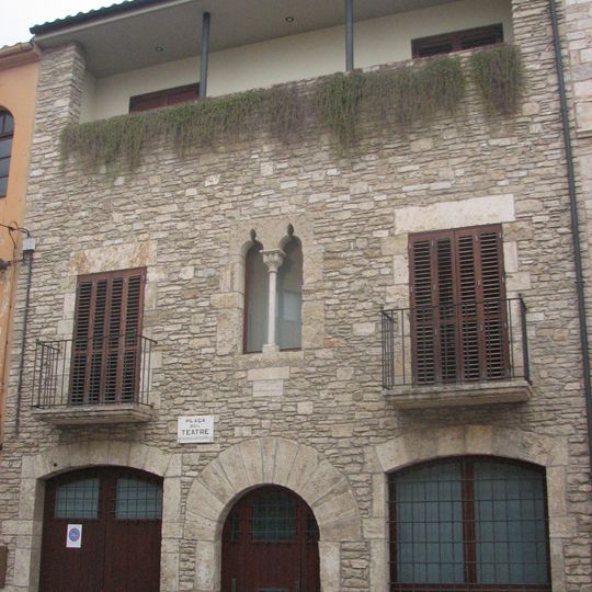 House in plaça del Teatre