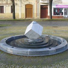 Kašna na Palackého náměstí v Dobrovici