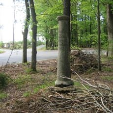Sloup svatého Prokopa u křižovatky silnic "Na Vítkovicích" severně od Ratají nad Sázavou