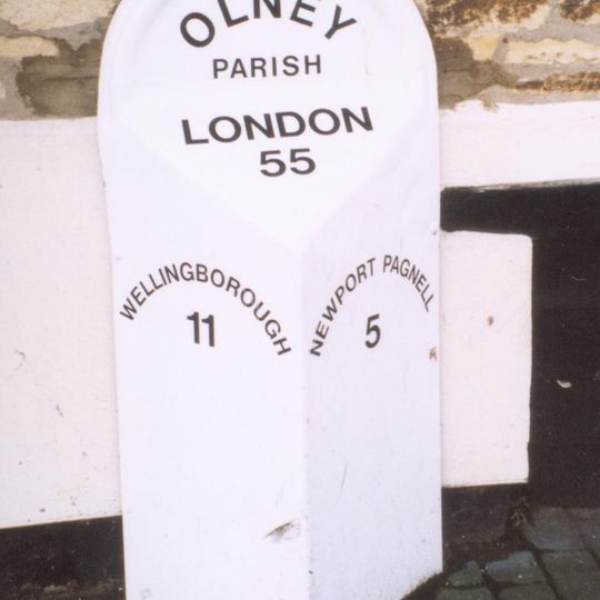 Milepost, High Street; by Cobbs Garden & Surgery and beside Revitt's Bakery shop