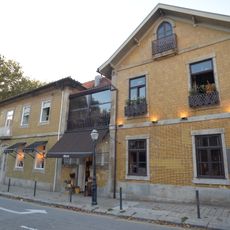 Casas nº 99, 100 e 103 da Rua do Padrão