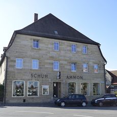 Wohn- und Geschäftshaus