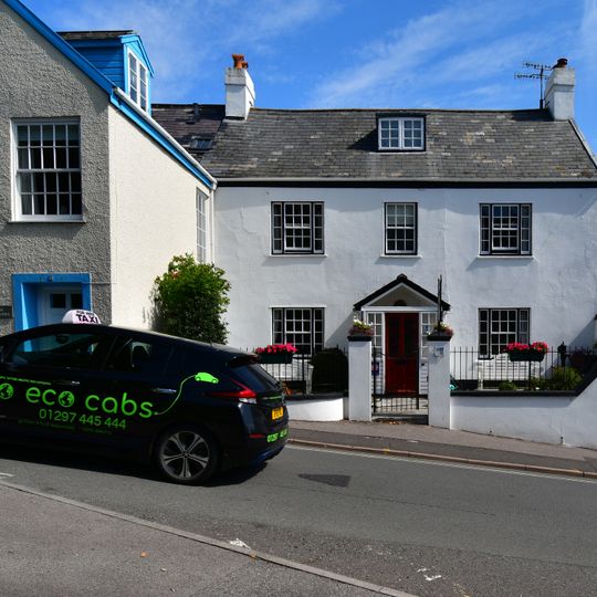No 47 Boundary Wall, Piers And Gate At No 47 White House