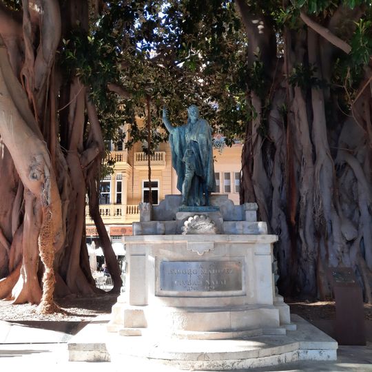 Monument to Isidoro Máiquez