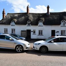 Mundy's Farmhouse And The Country Cottage