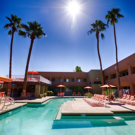 3 Palms Hotel