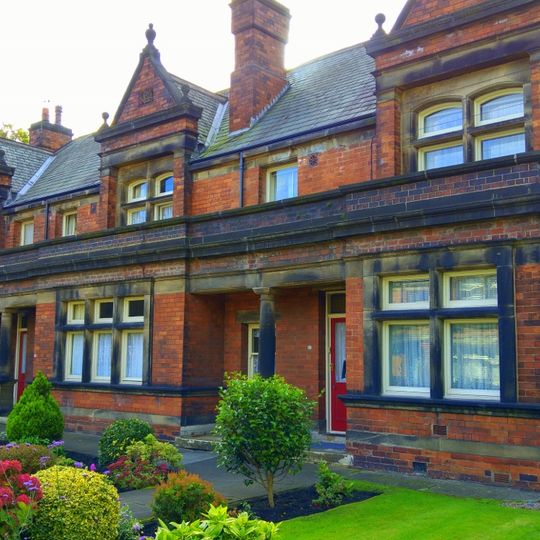 8, 9 and 10 Scotts Almshouses