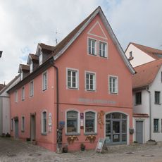 Wohn- und Geschäftshaus