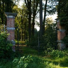 Den Eikenhorst: hekpijlers