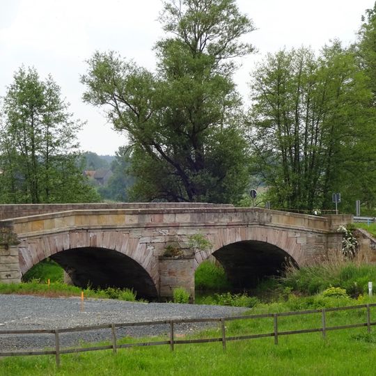 Brücke über den Roten Main