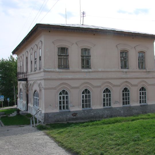 Здание, где в волостном правлении размещался забастовочный центр рабочих Нязепетровского завода