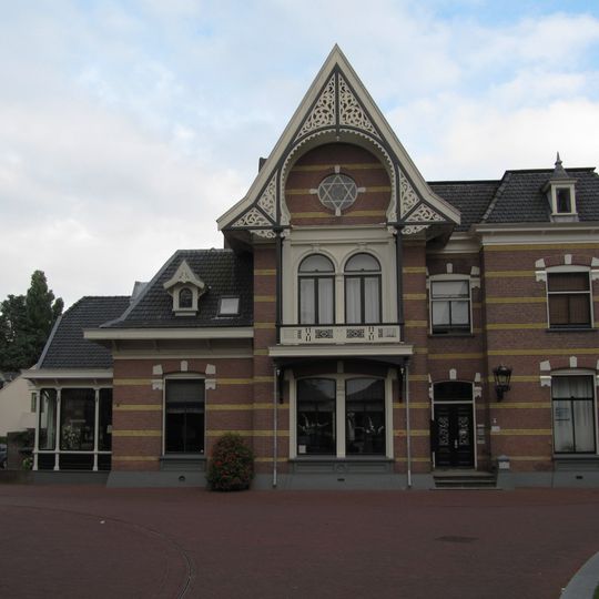 Herenhuis in electische bouwstijl