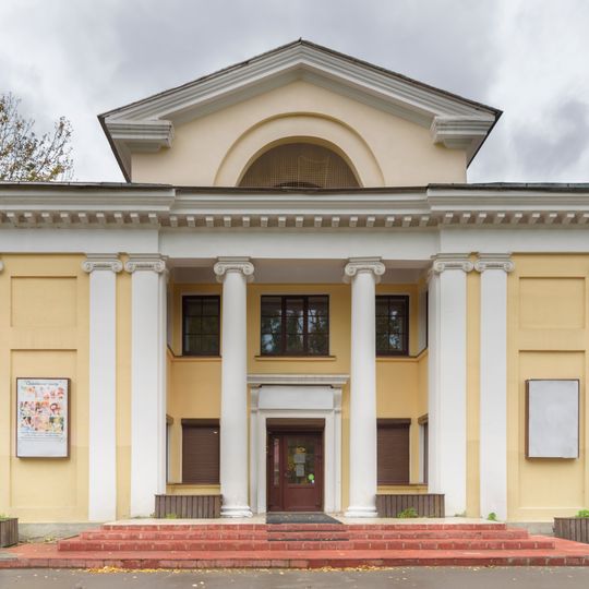 Кинотеатр "Искра"