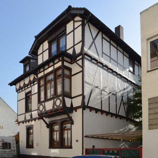 Jahnstraße 17