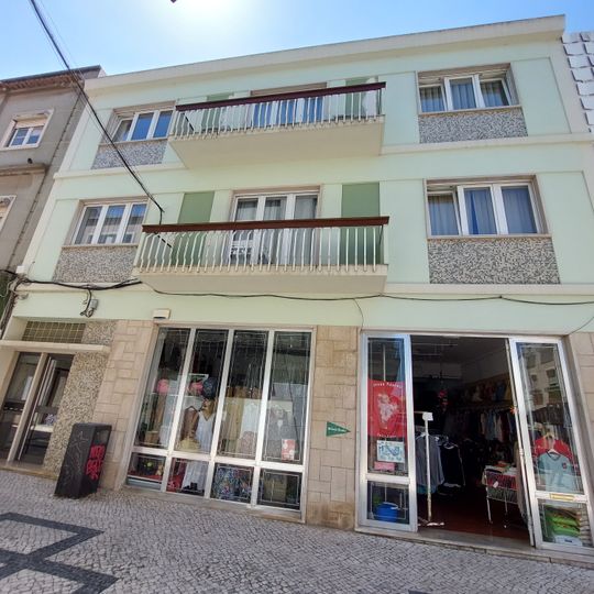 Edifício na Rua Alexandre Herculano, n.º 48