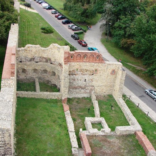 Swawola, Defensive walls in Wieluń