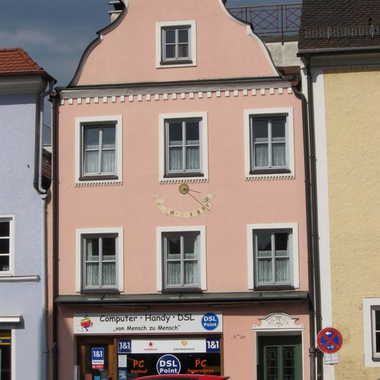 Wohn- und Geschäftshaus