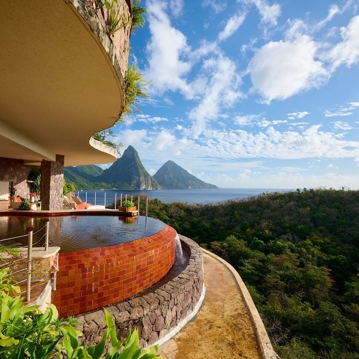 Jade Mountain Resort