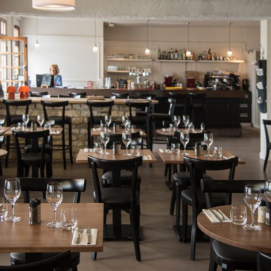 Hôtel Restaurant Les Bains